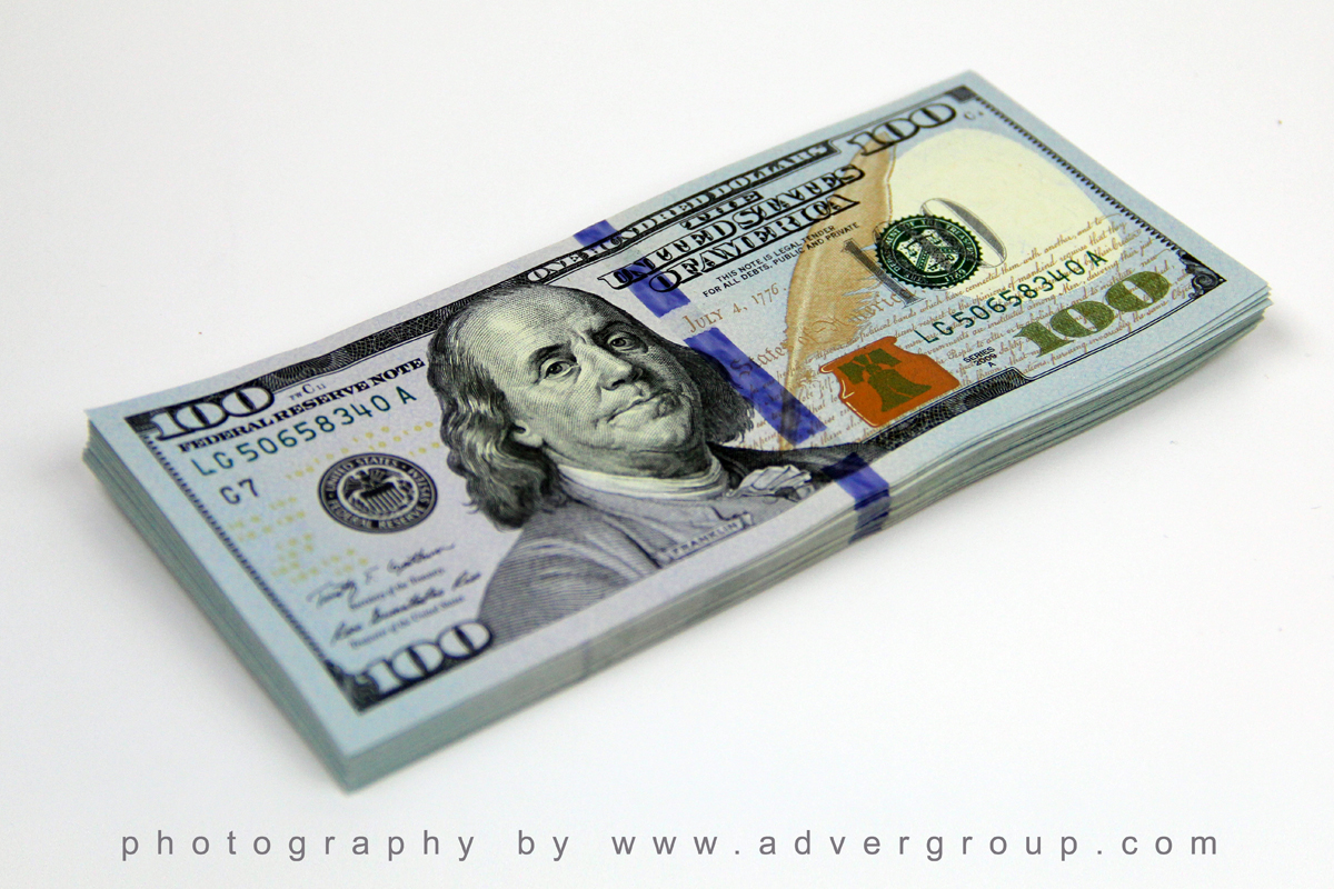 Фото нового доллара 100. 100 Долларов. Изображение доллара. Деньги 100 долларов. Настоящие доллары.